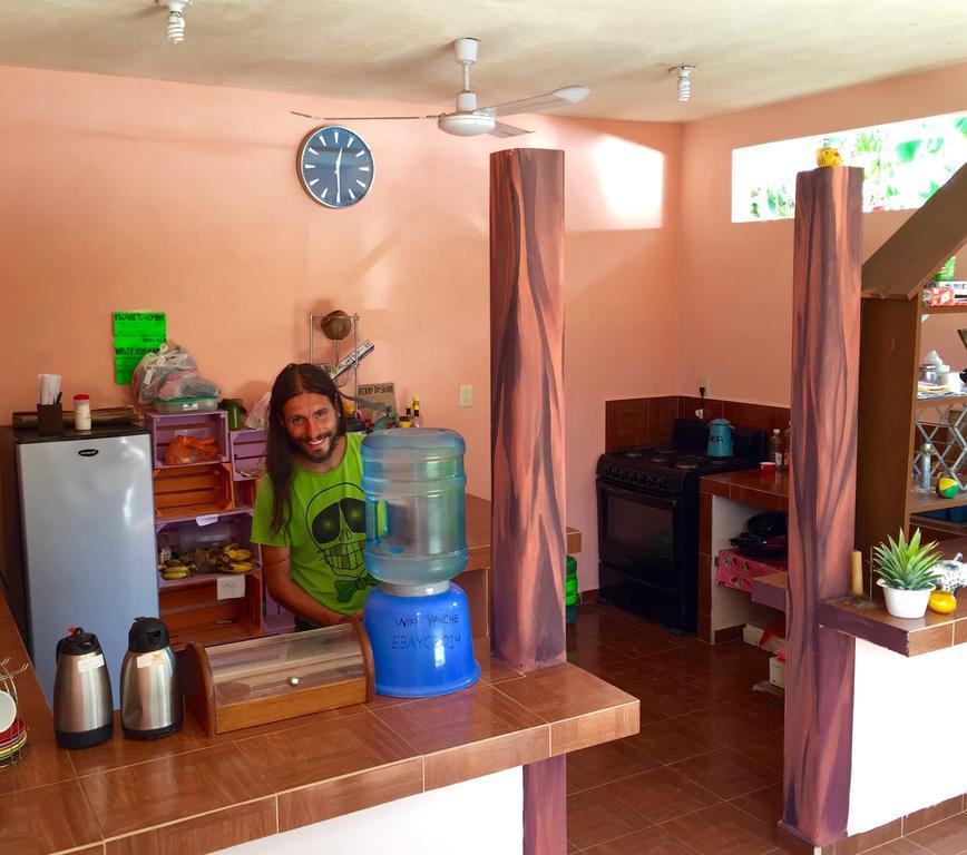 Yaxche Centro Hostal Y Camping バカラル エクステリア 写真