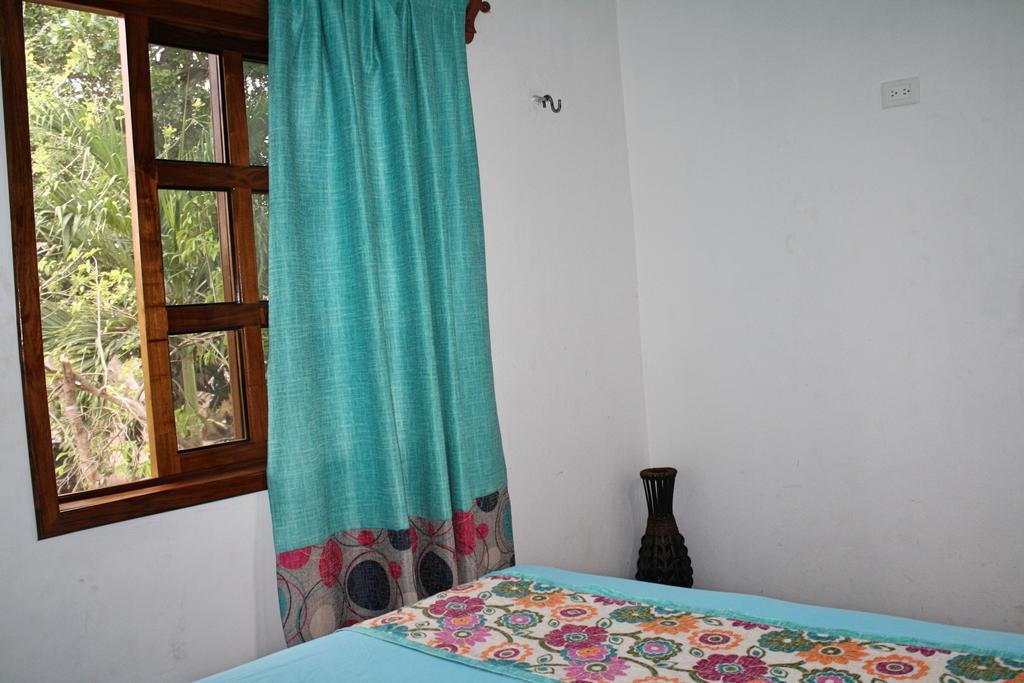 Yaxche Centro Hostal Y Camping バカラル エクステリア 写真
