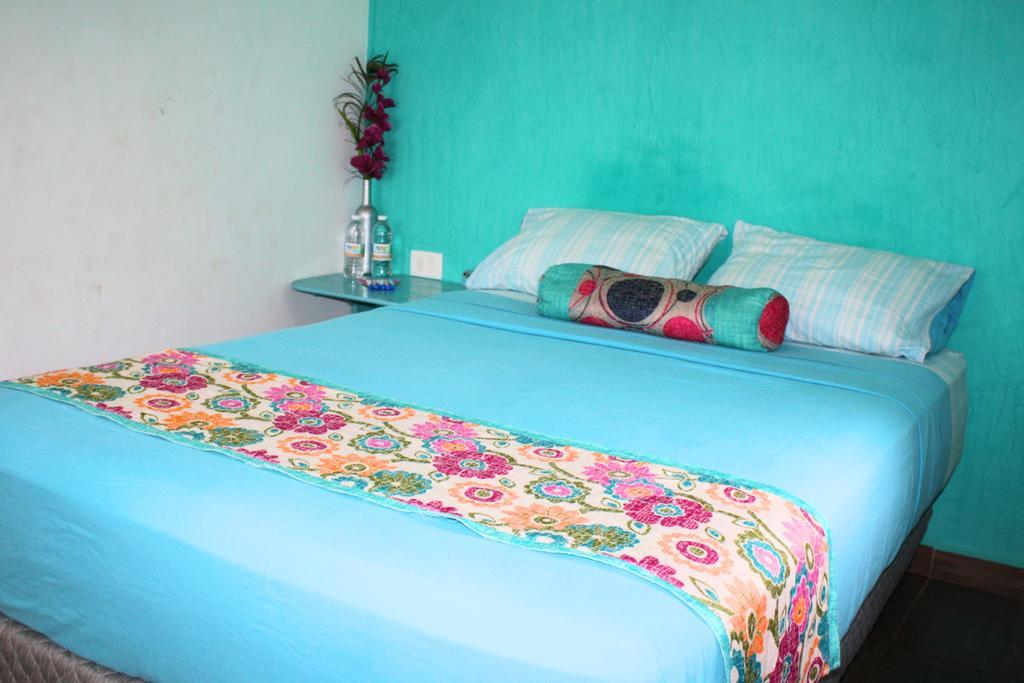 Yaxche Centro Hostal Y Camping バカラル エクステリア 写真