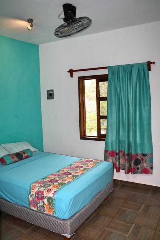 Yaxche Centro Hostal Y Camping バカラル エクステリア 写真